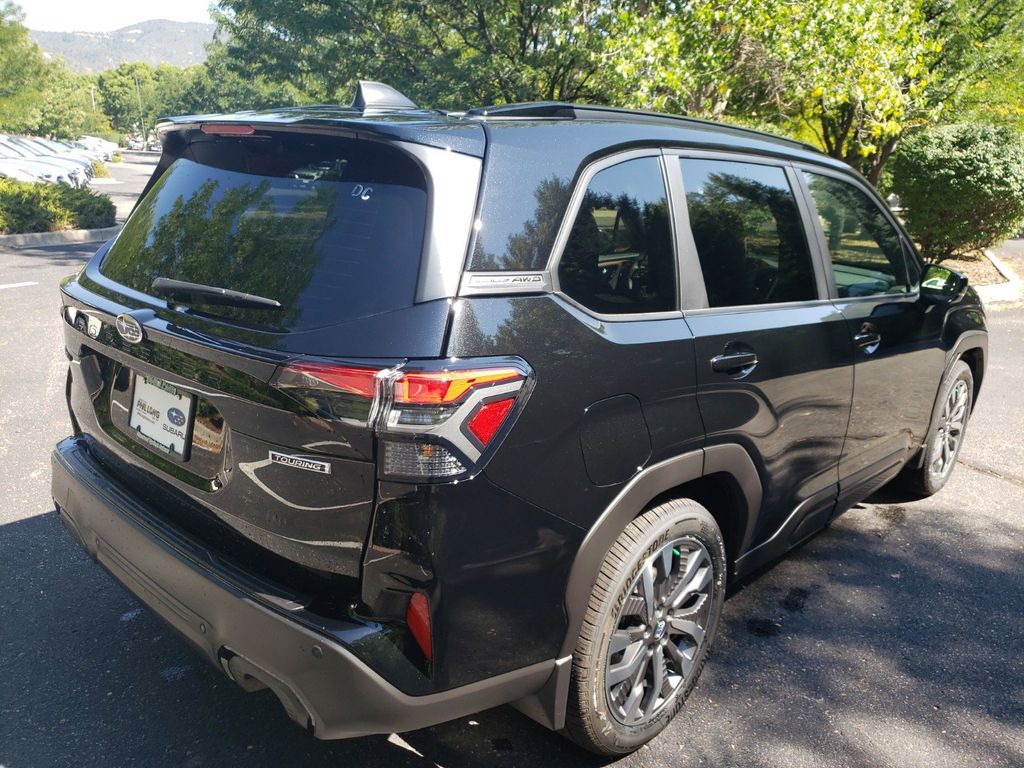2025 Subaru Forester Touring photo 3