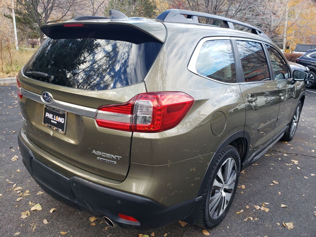 2022 Subaru Ascent Limited photo 3
