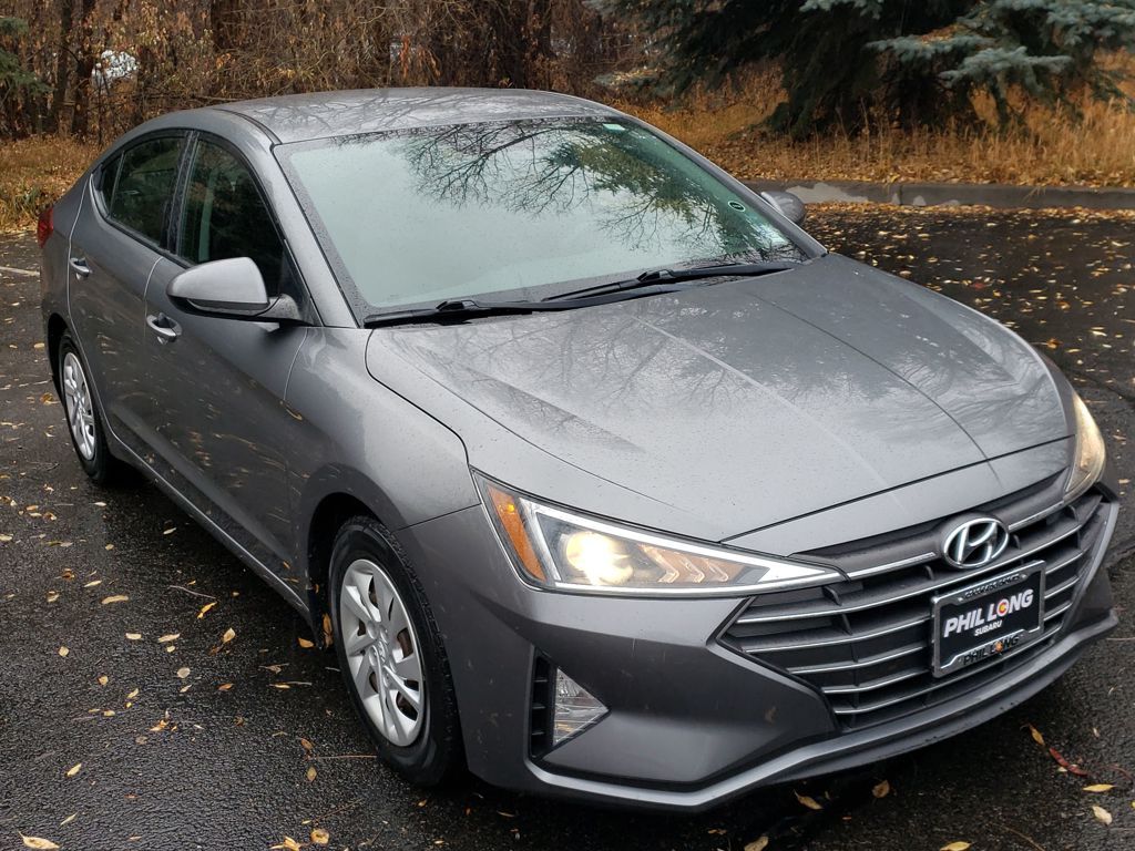 2019 Hyundai Elantra SE photo 2