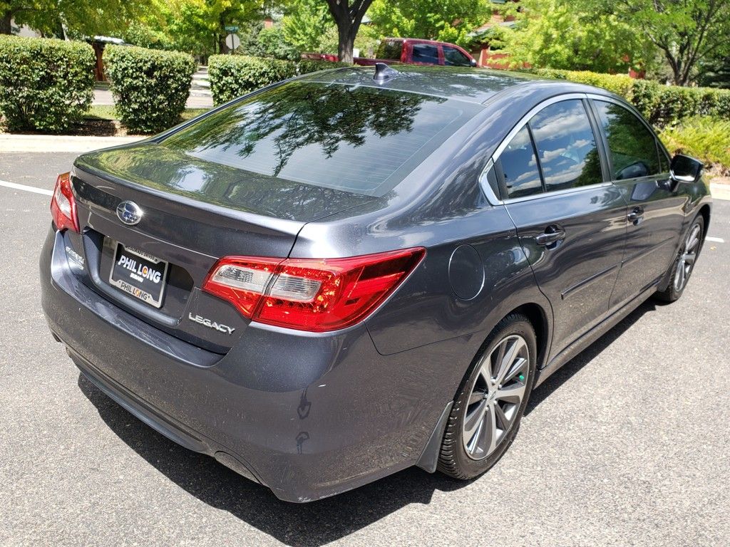 2016 Subaru Legacy 2.5i Limited photo 3