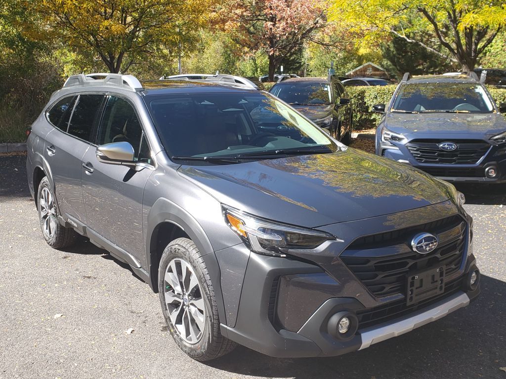 2025 Subaru Outback Touring's photo