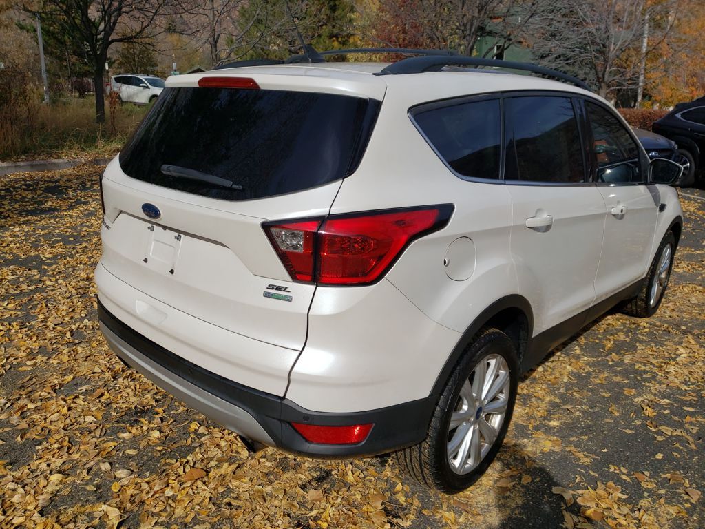 2019 Ford Escape SEL photo 3