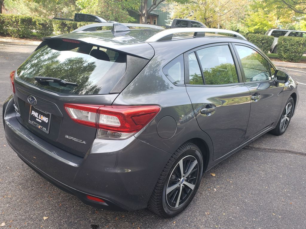 2019 Subaru Impreza 2.0i Premium photo 3