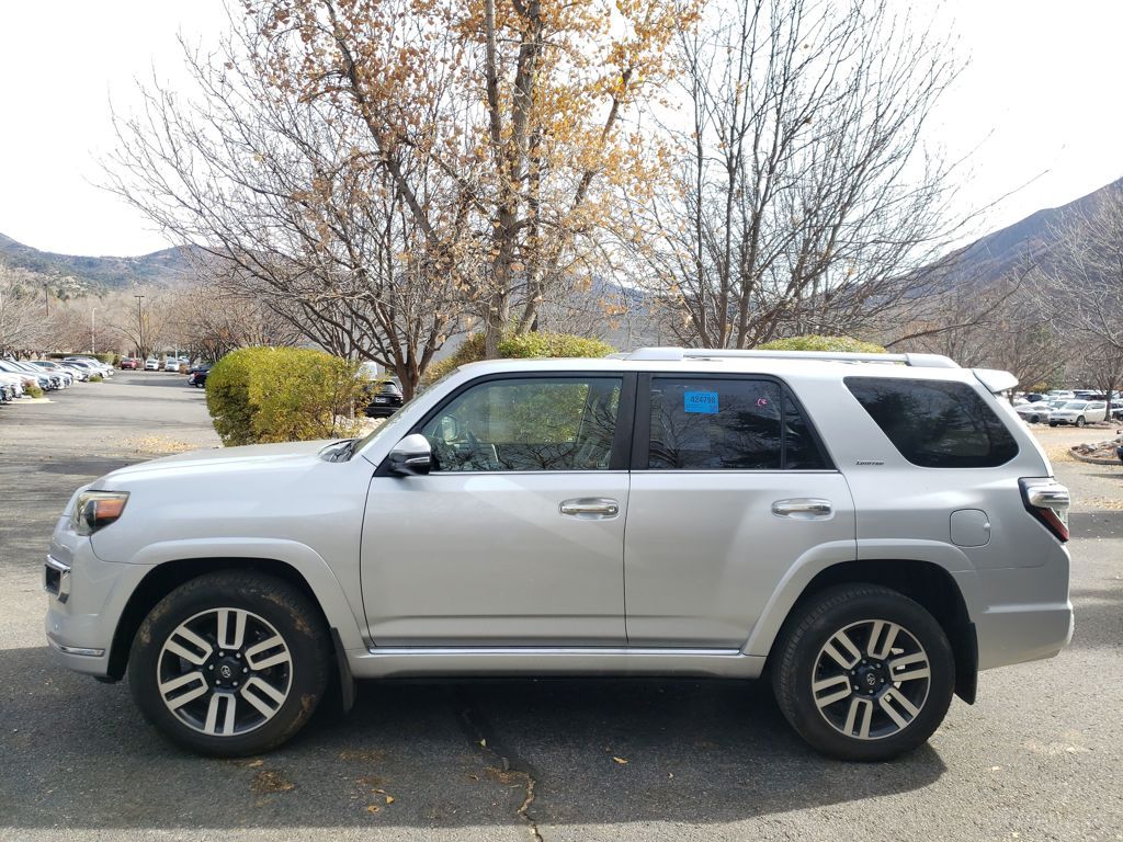 2015 Toyota 4Runner Limited photo 3