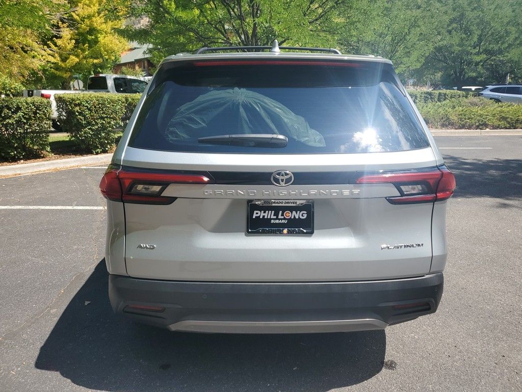 2024 Toyota Grand Highlander Hybrid MAX photo 3