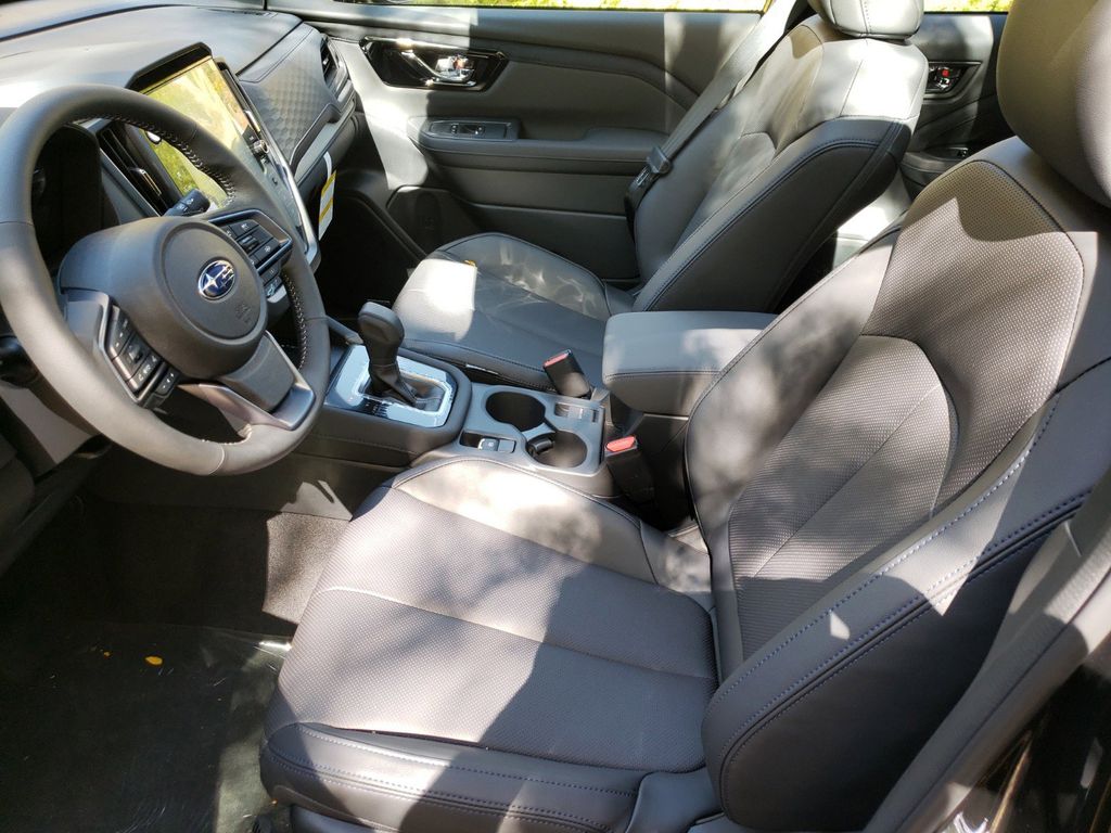 2025 Subaru Forester Limited photo 3