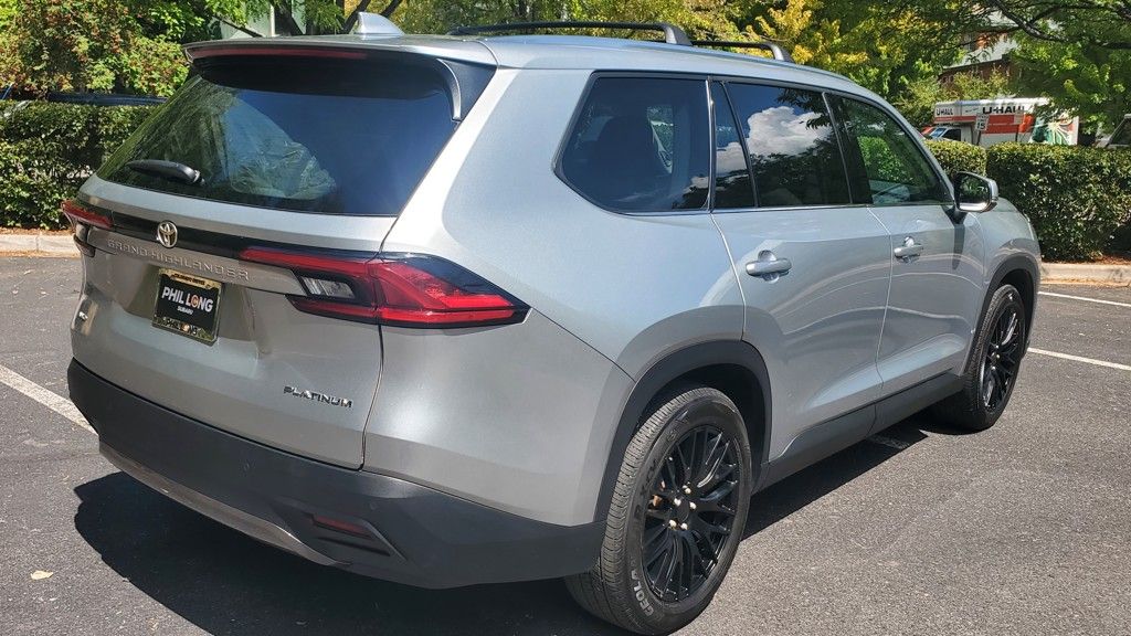 2024 Toyota Grand Highlander Hybrid MAX photo 2