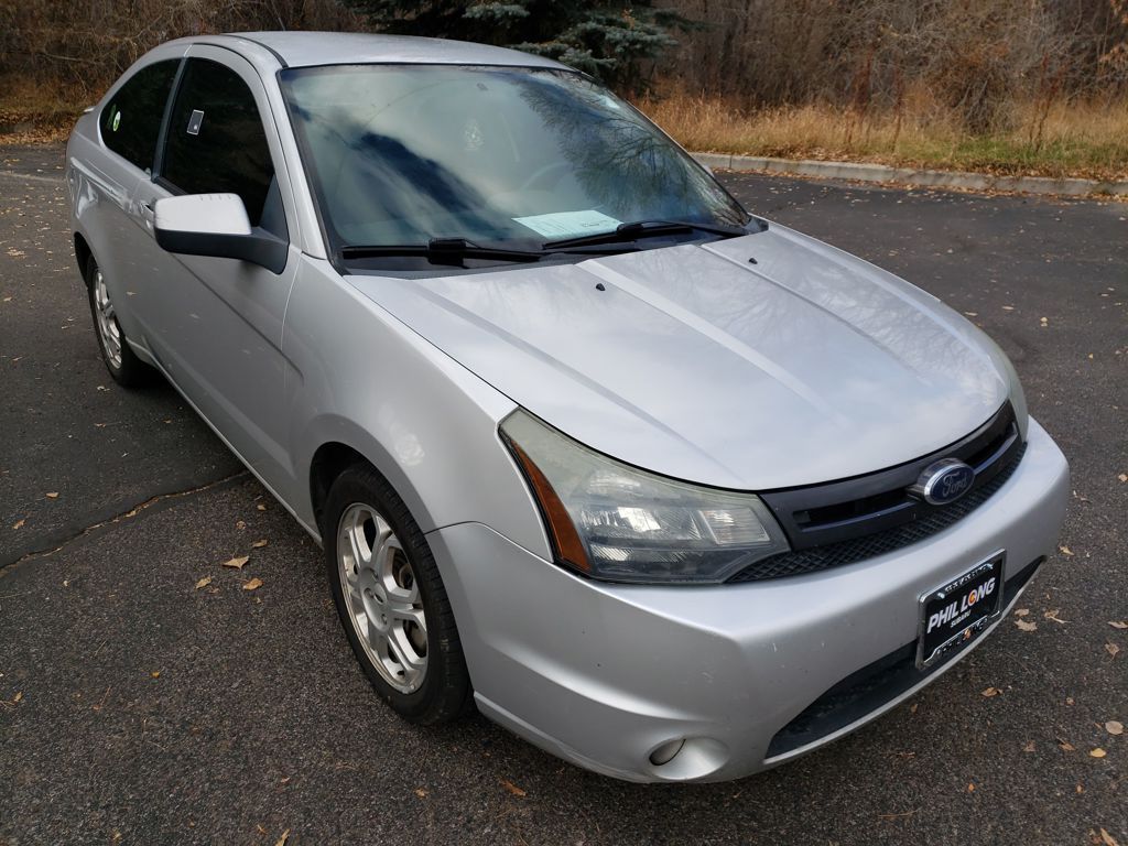 2009 Ford Focus SE photo 2