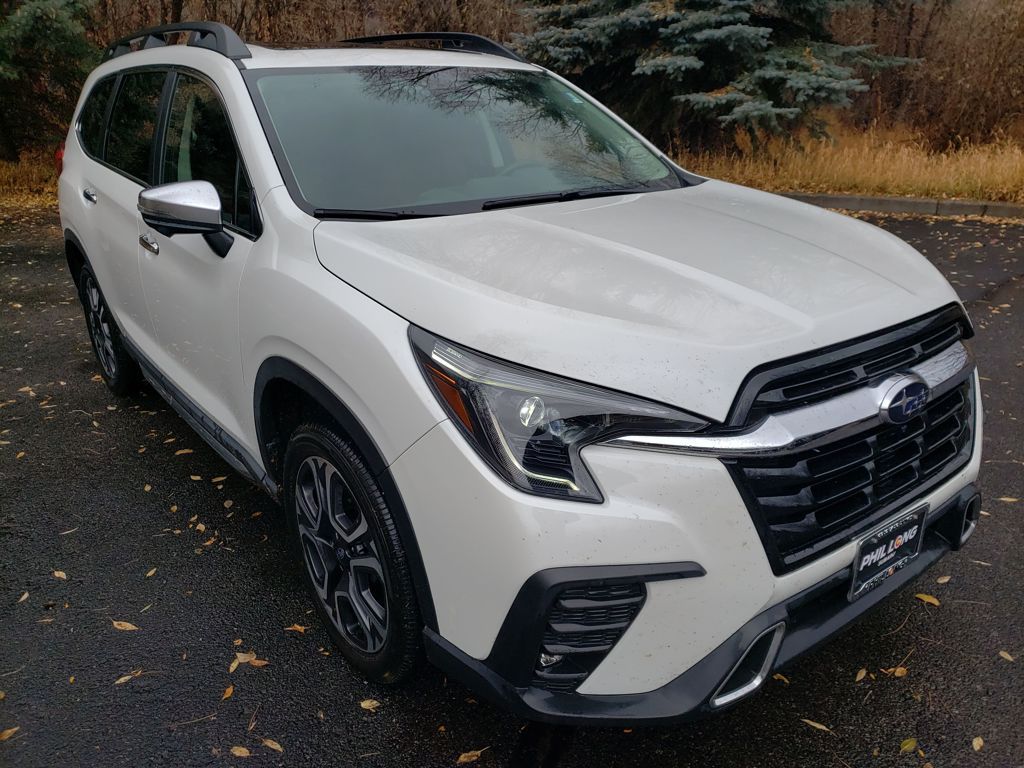 2023 Subaru Ascent Touring's photo