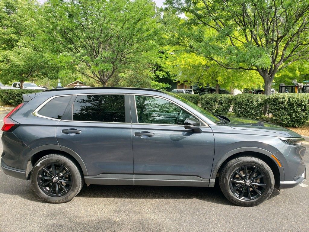 2023 Honda CR-V Hybrid Sport photo 3