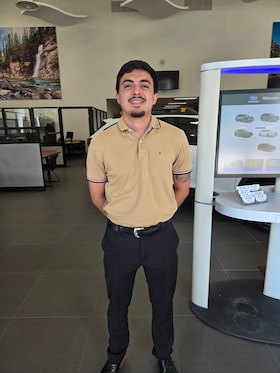 Staff member Erik Almazan from 22b0c728631e