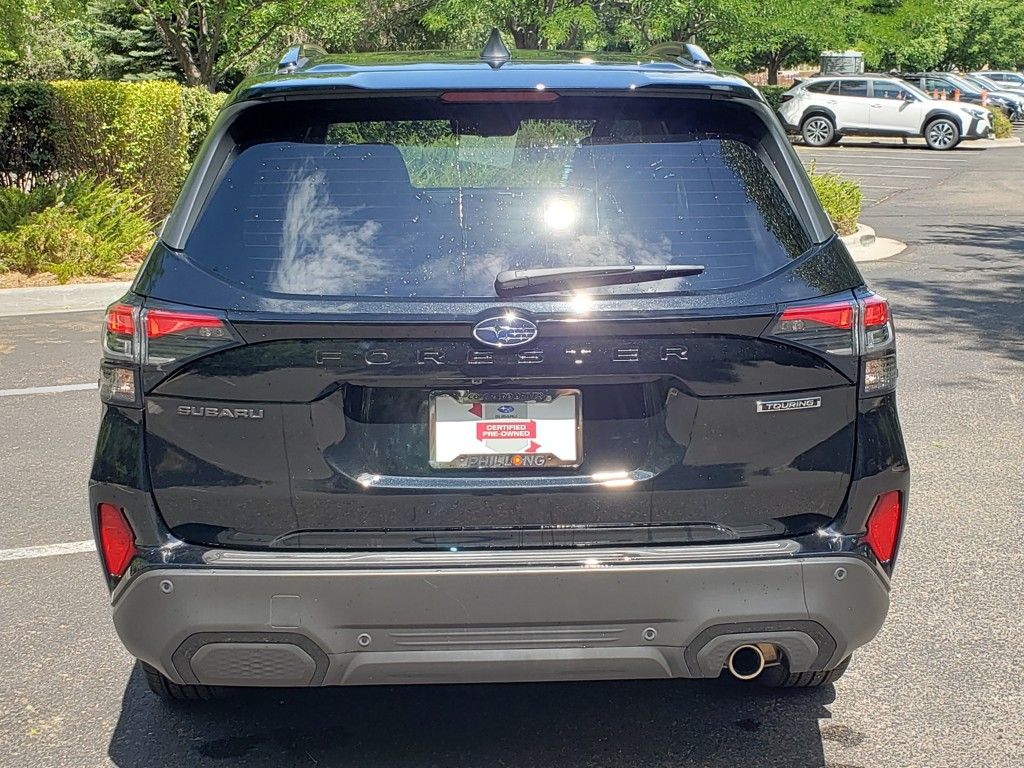 2025 Subaru Forester Touring photo 4