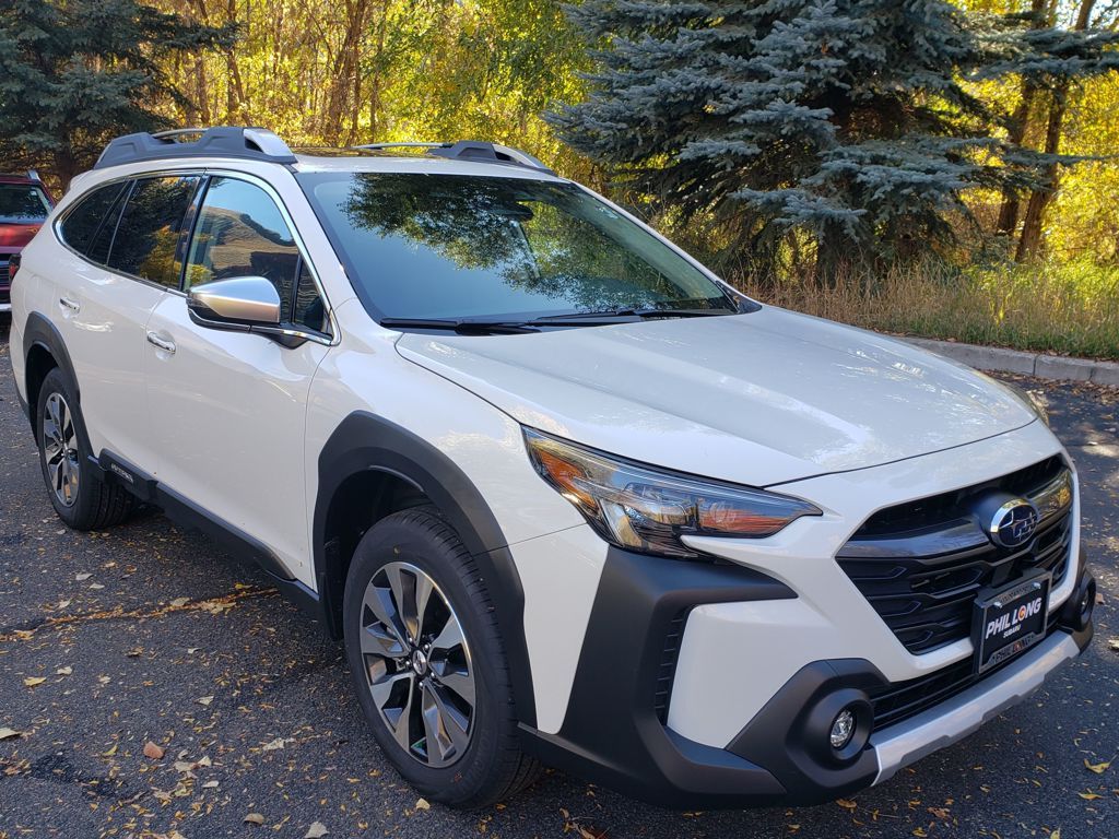 2025 Subaru Outback Touring's photo