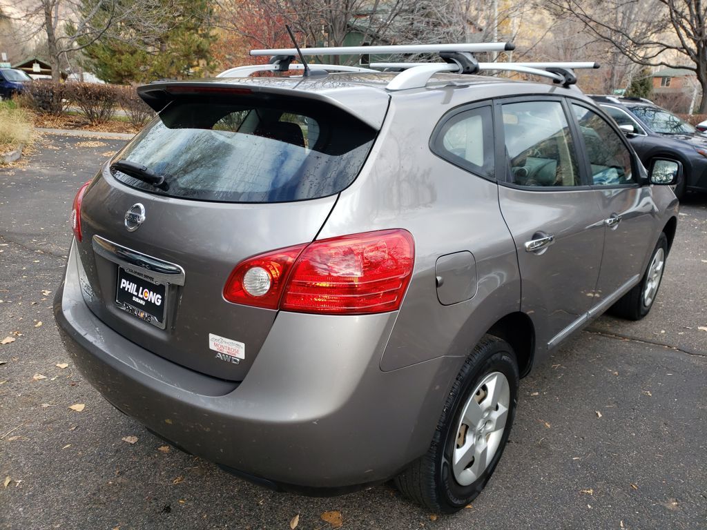 2015 Nissan Rogue Select S photo 3