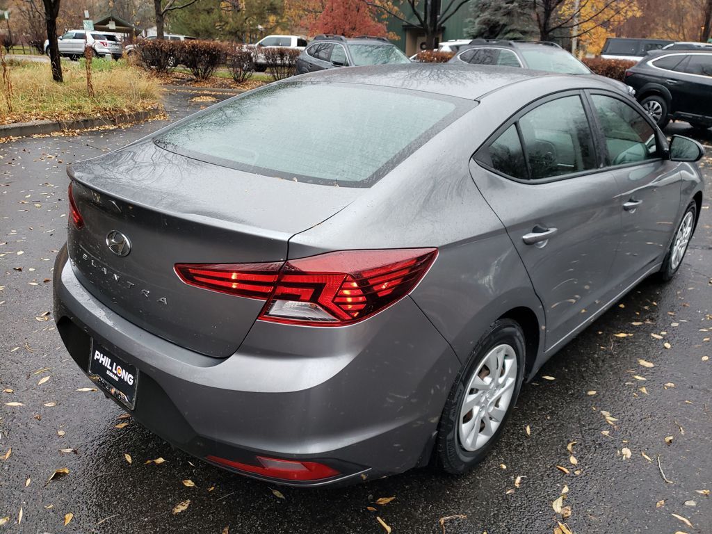 2019 Hyundai Elantra SE photo 3