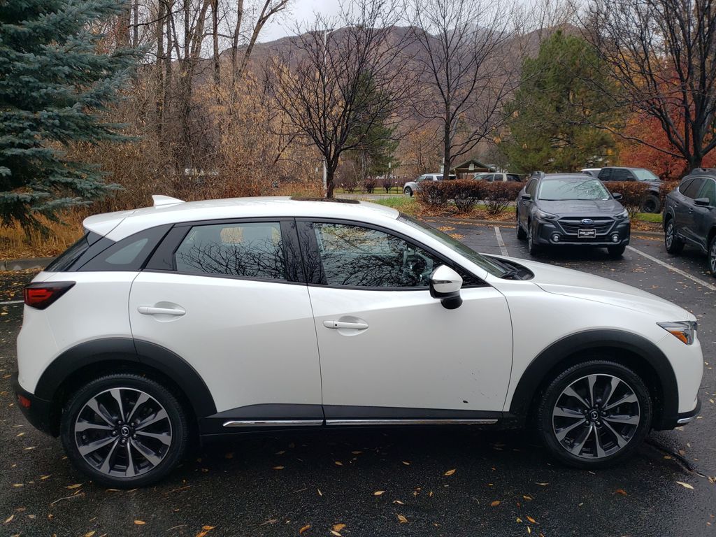 2019 Mazda CX-3 Grand Touring photo 2