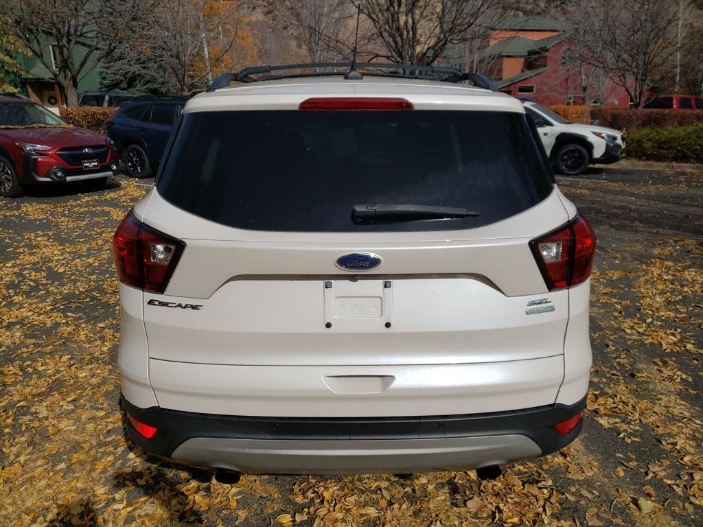 2019 Ford Escape SEL photo 4