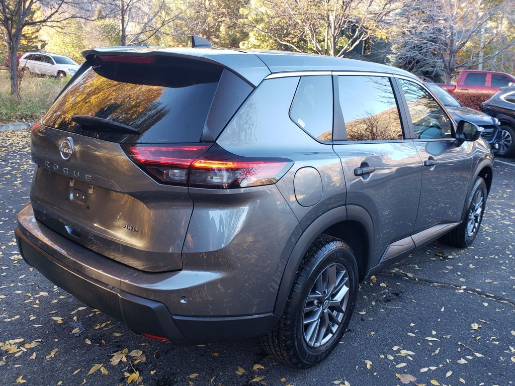 2024 Nissan Rogue S photo 3