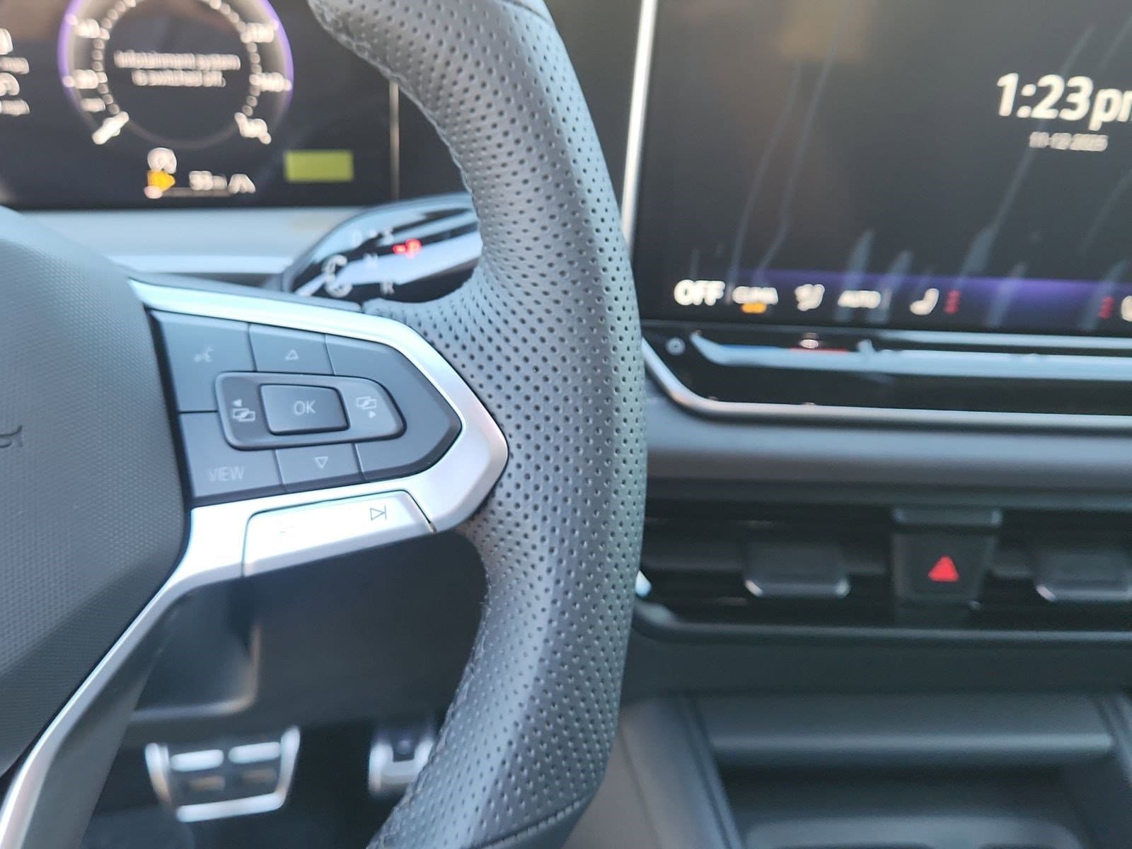 2026 Volkswagen Tiguan SE R-LINE BLACK - Photo 24