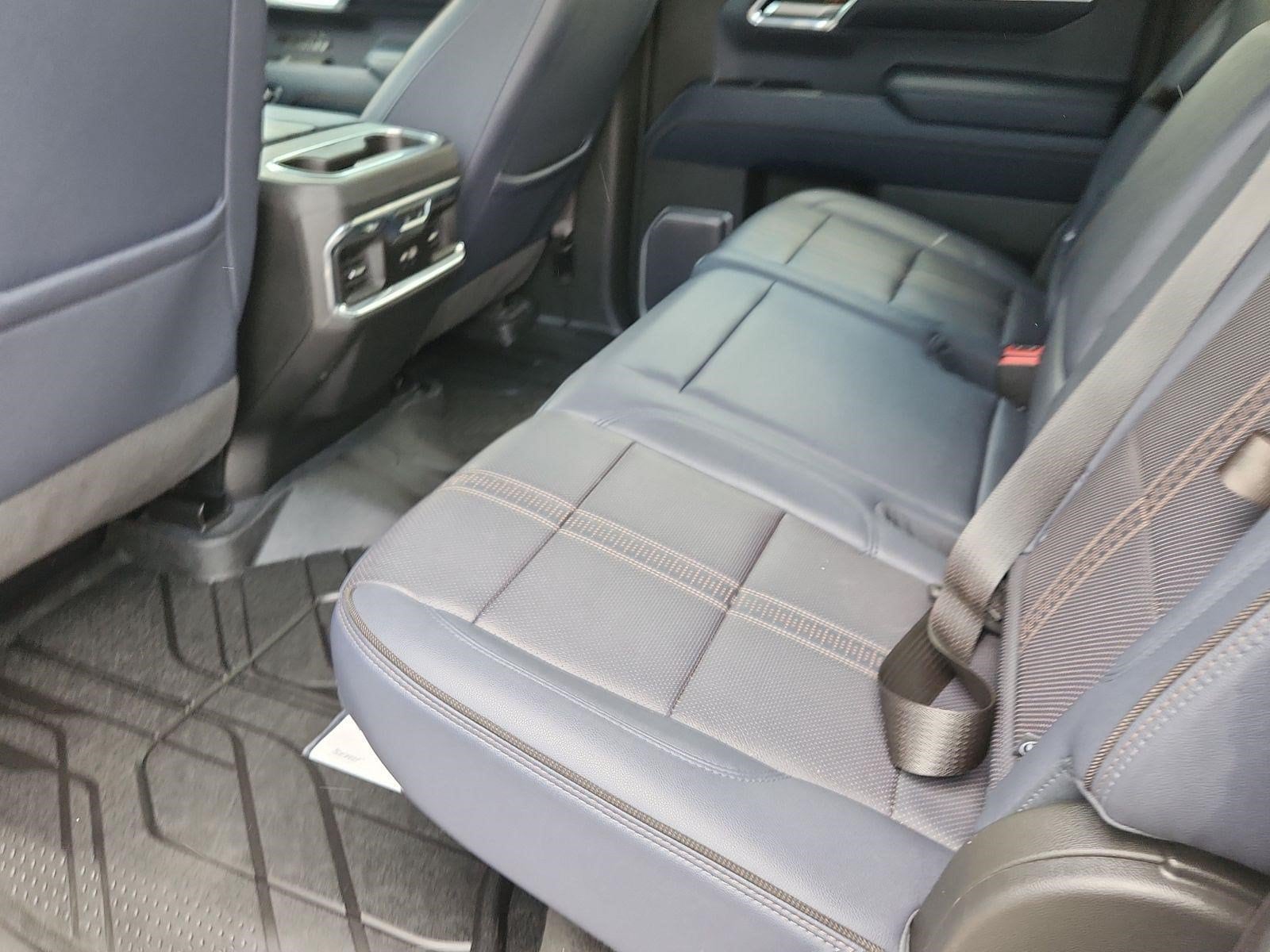 2023 Chevrolet Silverado 1500 High Country - Photo 12