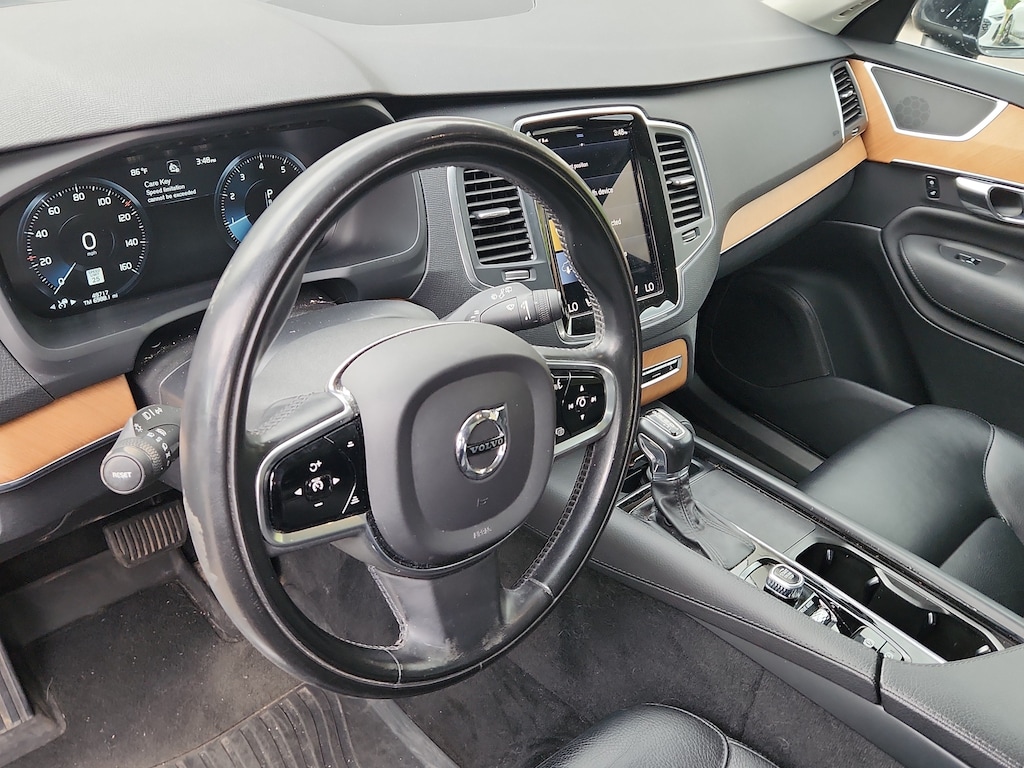 Used 2021 Volvo XC90 T6 Momentum 7 Passenger SUV