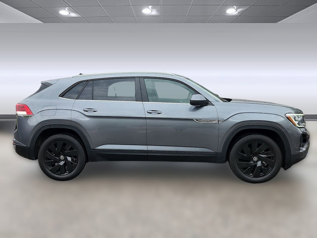 Used 2025 Volkswagen Atlas Cross Sport 2.0T SE w/Technology SUV