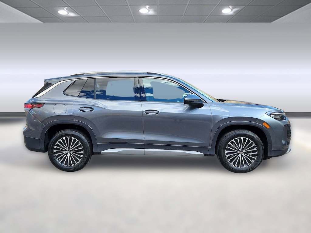 New 2025 Volkswagen Tiguan 2.0T S SUV