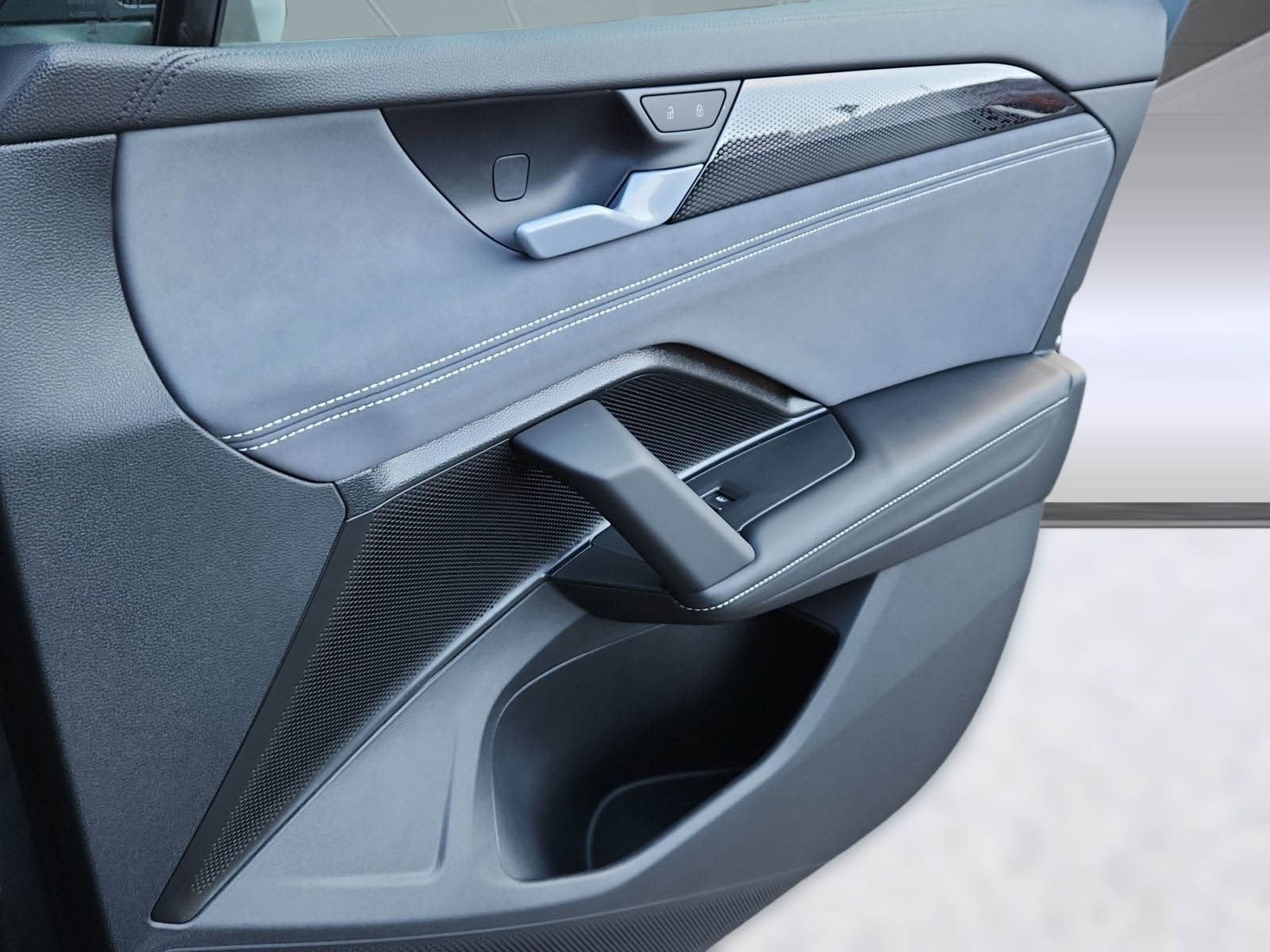 2026 Volkswagen Tiguan SE - Photo 19