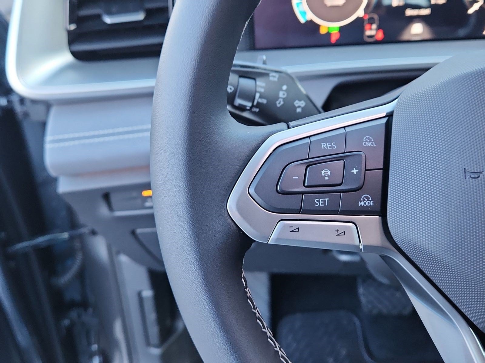 2026 Volkswagen Tiguan SE - Photo 23
