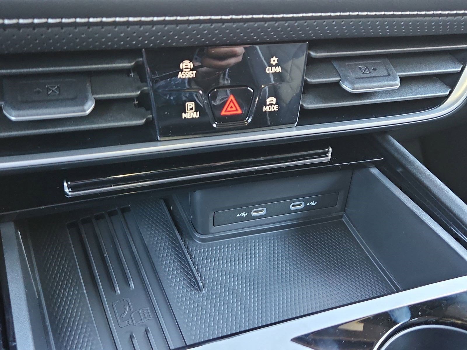 2026 Volkswagen Atlas Cross Sport SEL Premium R-LINE - Photo 28