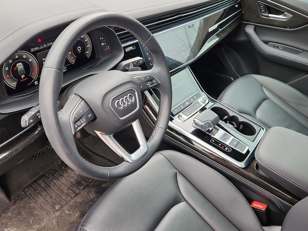 Used 2025 Audi Q7 45 Premium Plus SUV