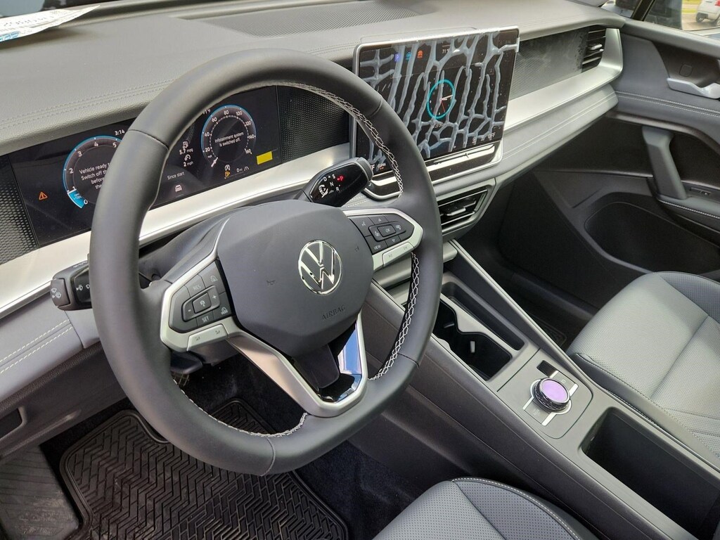 New 2026 Volkswagen Tiguan 2.0T SE SUV
