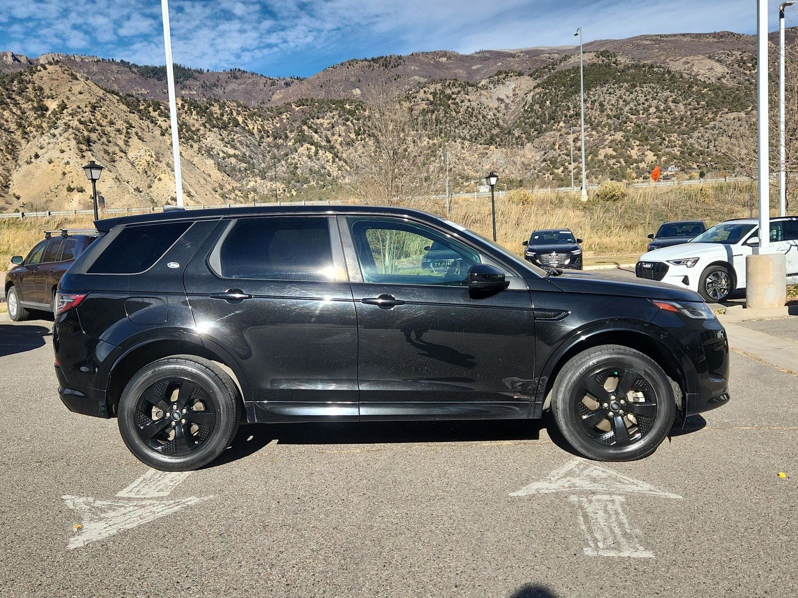 2020 Land Rover Discovery Sport S R-Dynamic photo 2