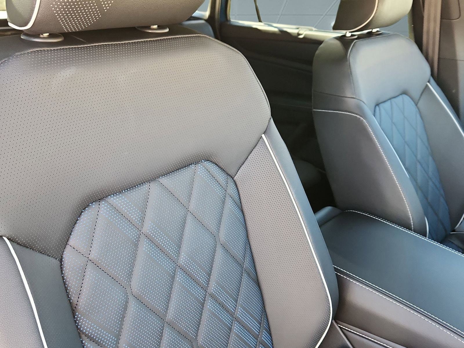 2026 Volkswagen Atlas Cross Sport SEL Premium R-LINE - Photo 18