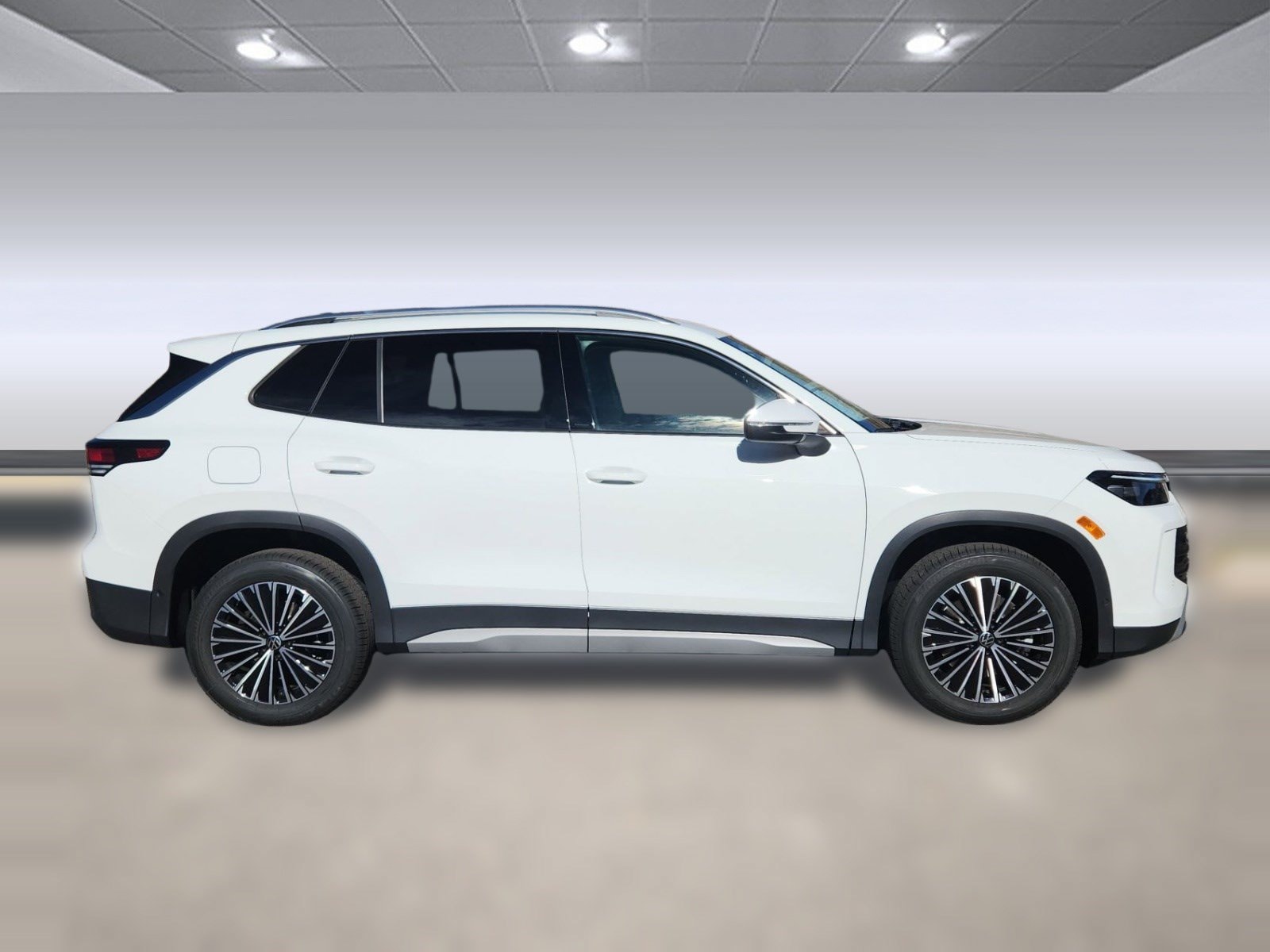 2026 Volkswagen Tiguan S - Photo 2