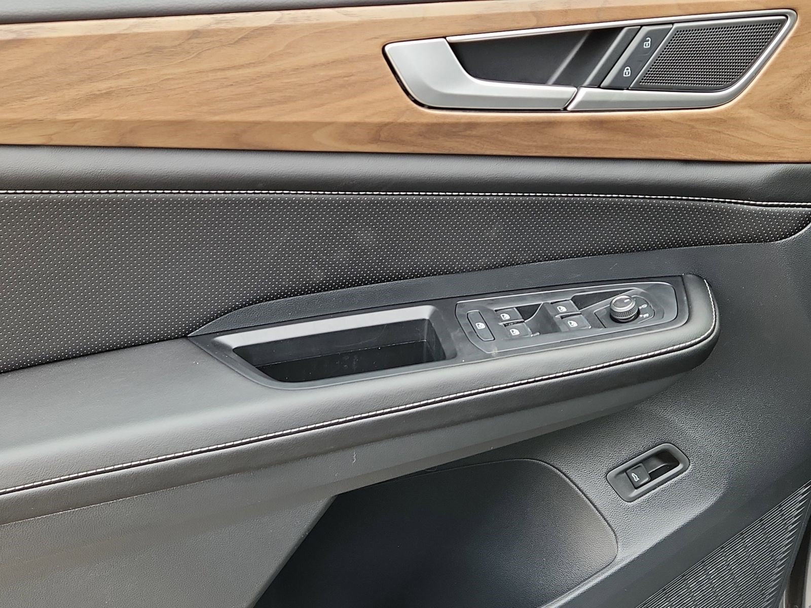 2026 Volkswagen Atlas SE w/Tech - Photo 9