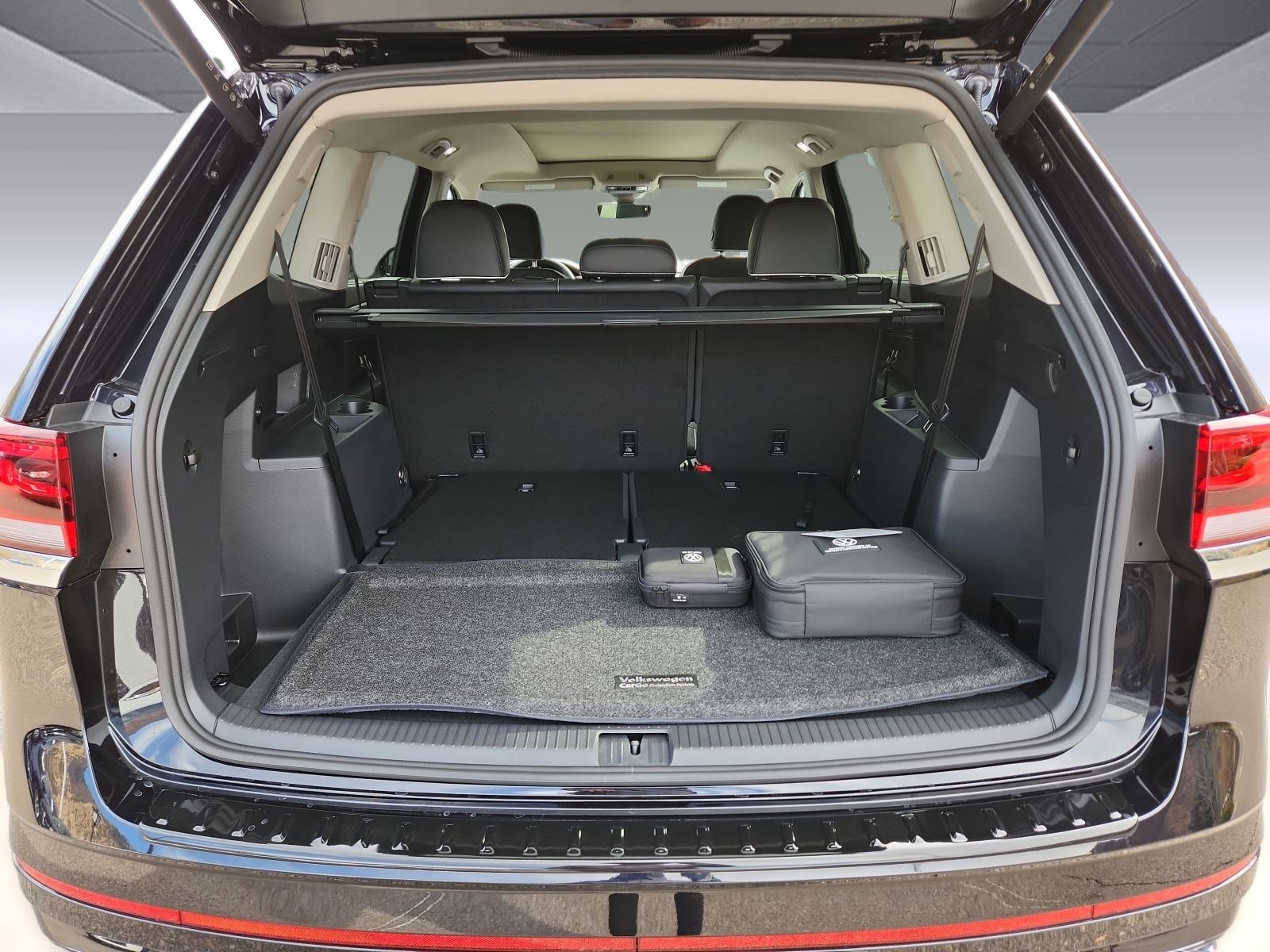 2026 Volkswagen Atlas SEL Premium R-Line - Photo 16