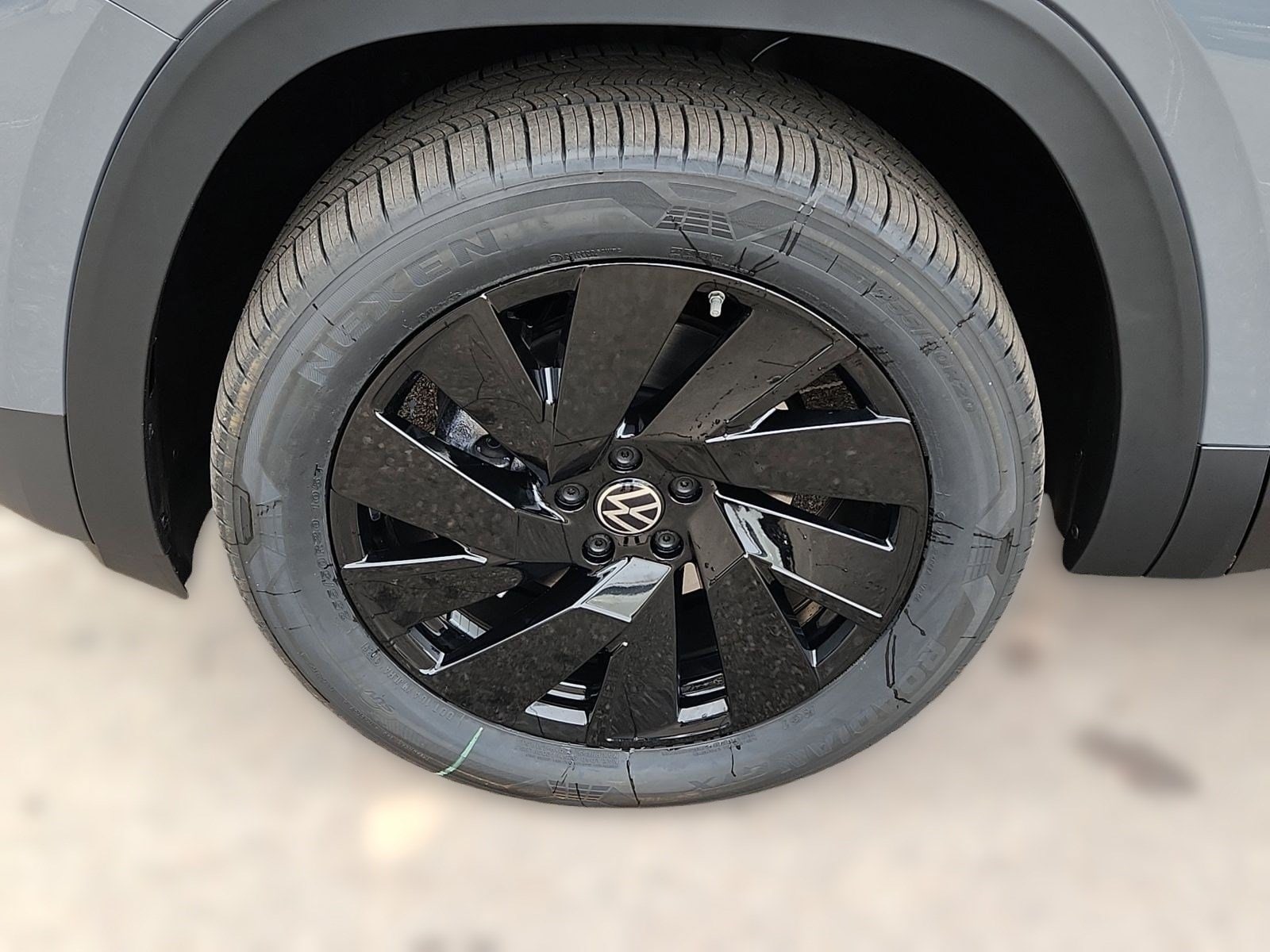 2026 Volkswagen Atlas SE w/Tech - Photo 7