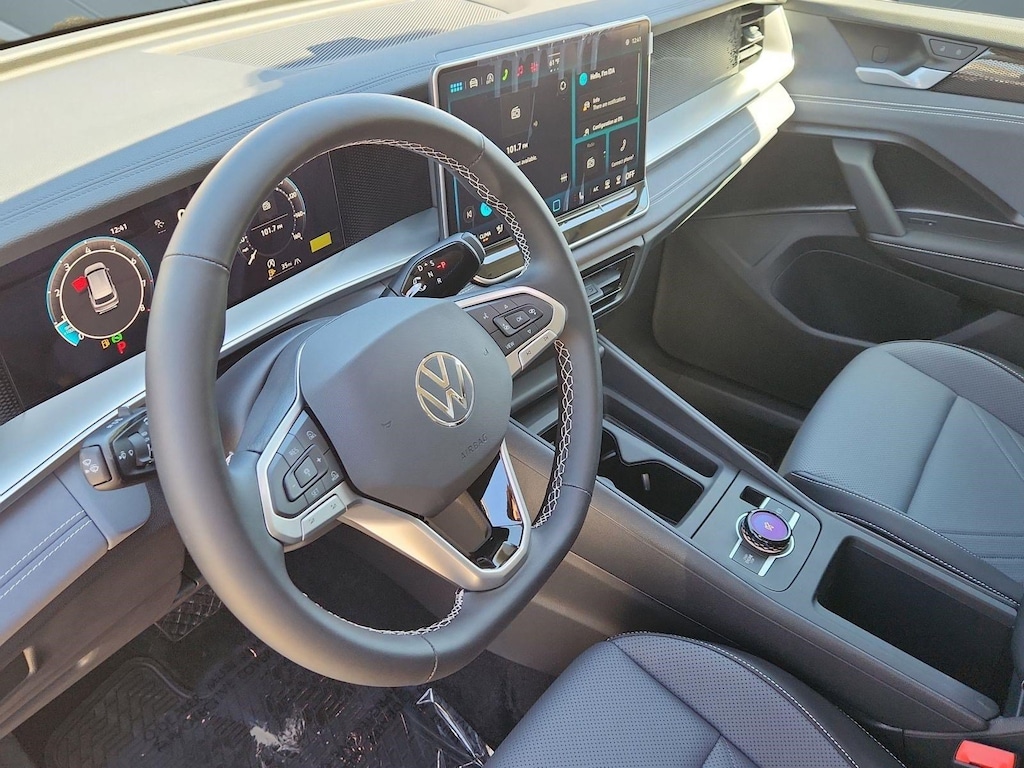 New 2026 Volkswagen Tiguan 2.0T SE SUV