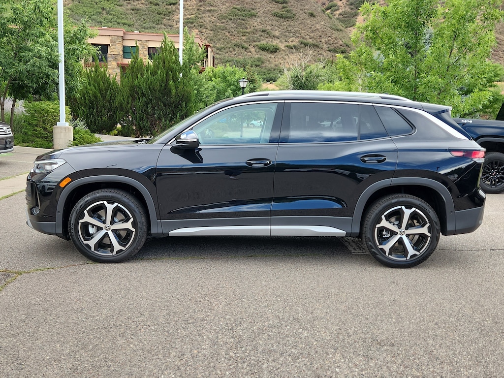 New 2026 Volkswagen Tiguan SE SUV