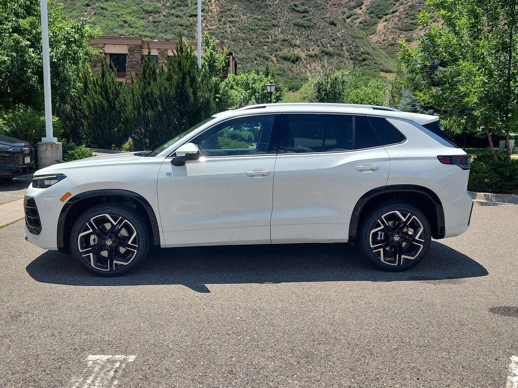 New 2026 Volkswagen Tiguan 2.0T SEL R-Line Turbo SUV