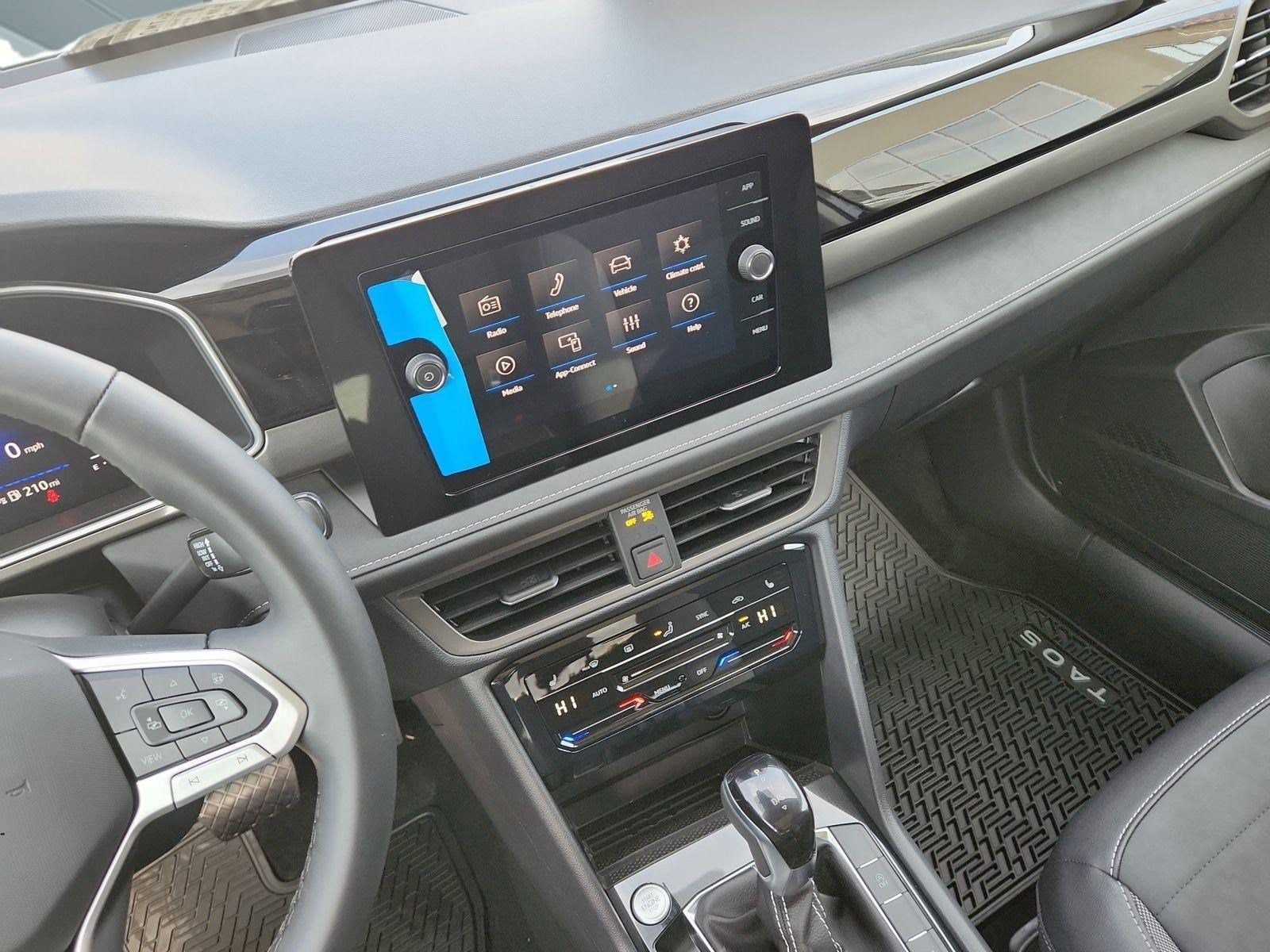 2026 Volkswagen Taos SE Black - Photo 13