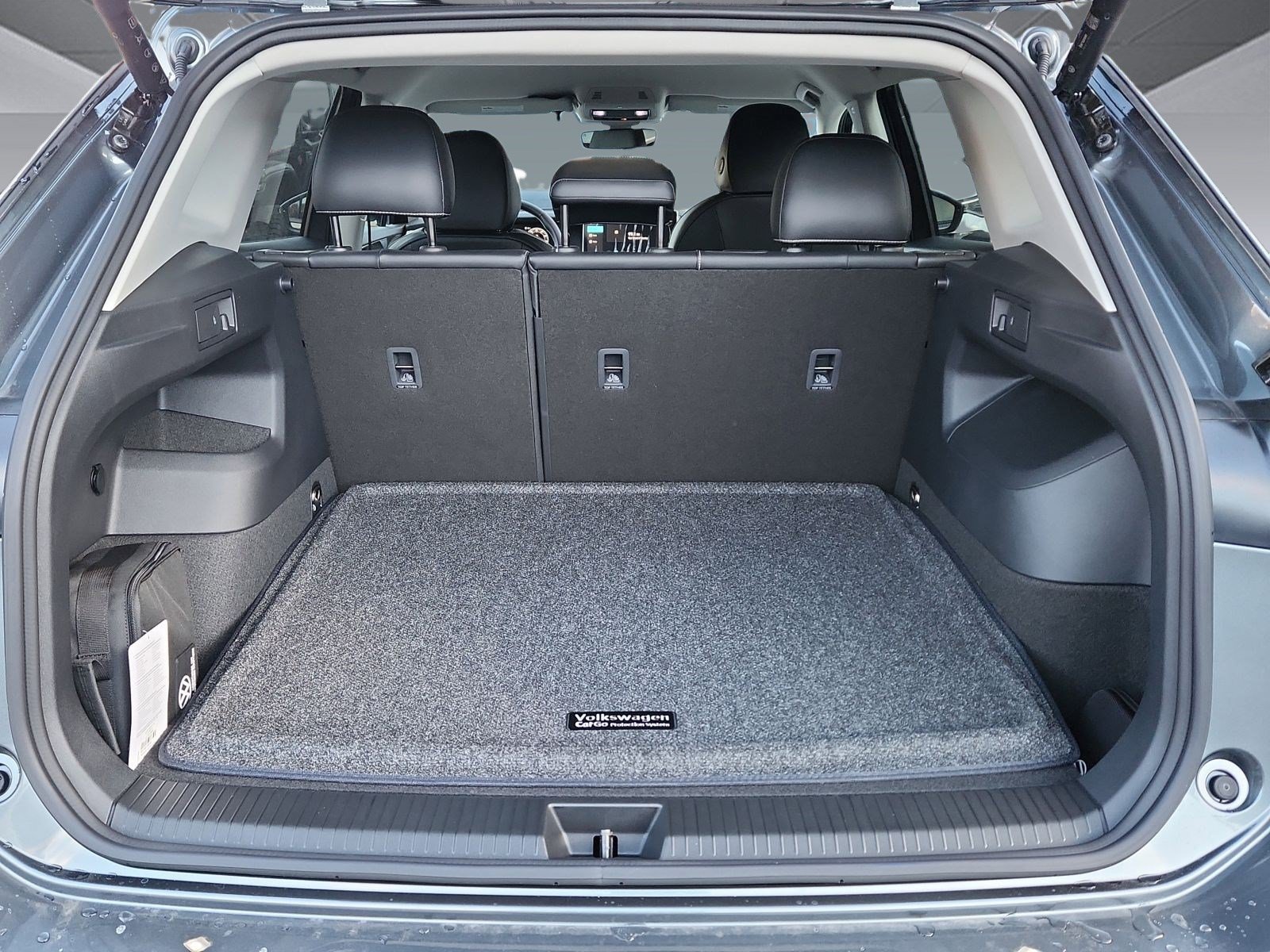 2026 Volkswagen Tiguan SE - Photo 16