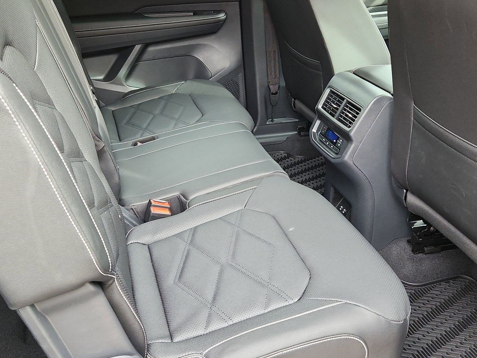 2026 Volkswagen Atlas SE w/Tech - Photo 18