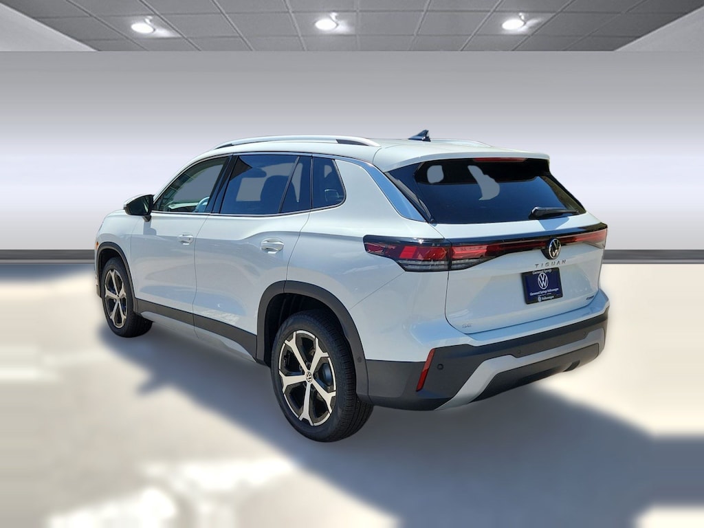 New 2026 Volkswagen Tiguan 2.0T SE SUV