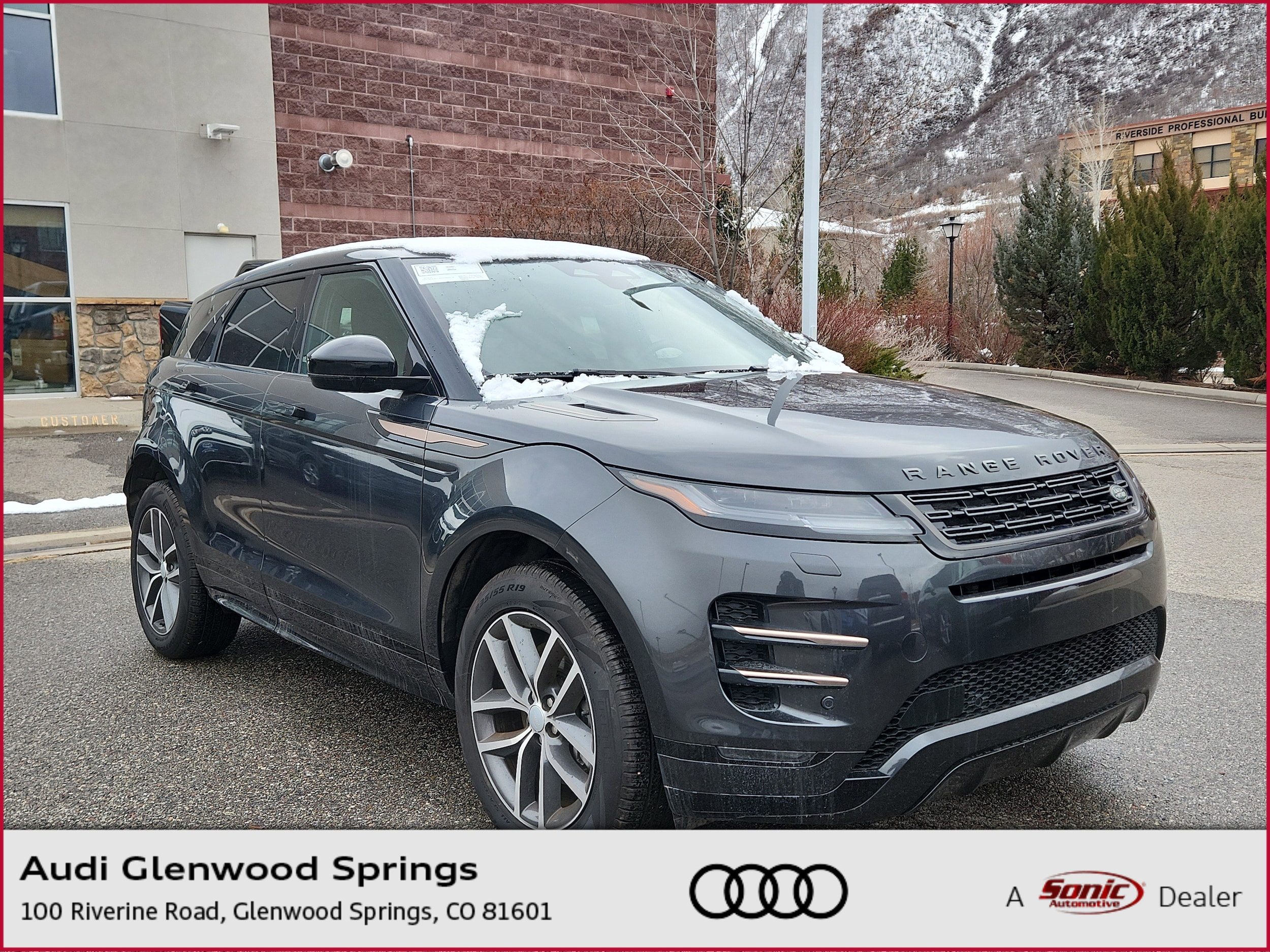 2024 Land Rover Range Rover Evoque Dynamic SE's photo