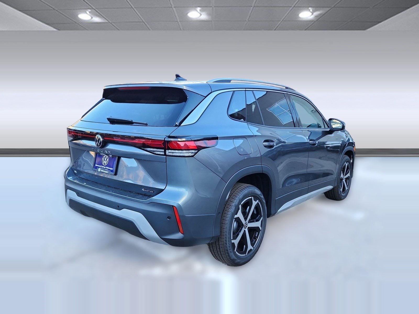 2026 Volkswagen Tiguan SE - Photo 3