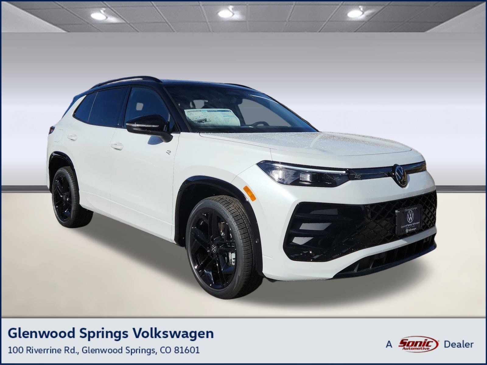 2026 Volkswagen Tiguan SE R-LINE BLACK's photo