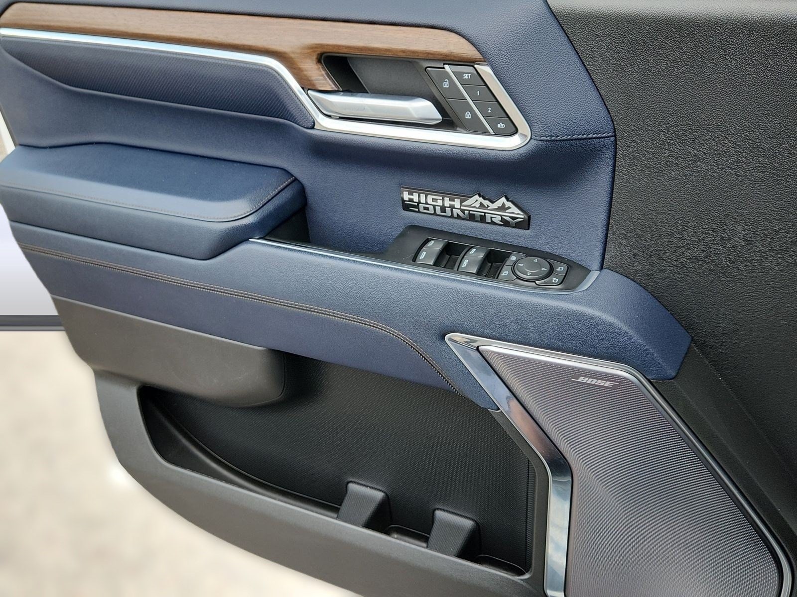 2023 Chevrolet Silverado 1500 High Country - Photo 18