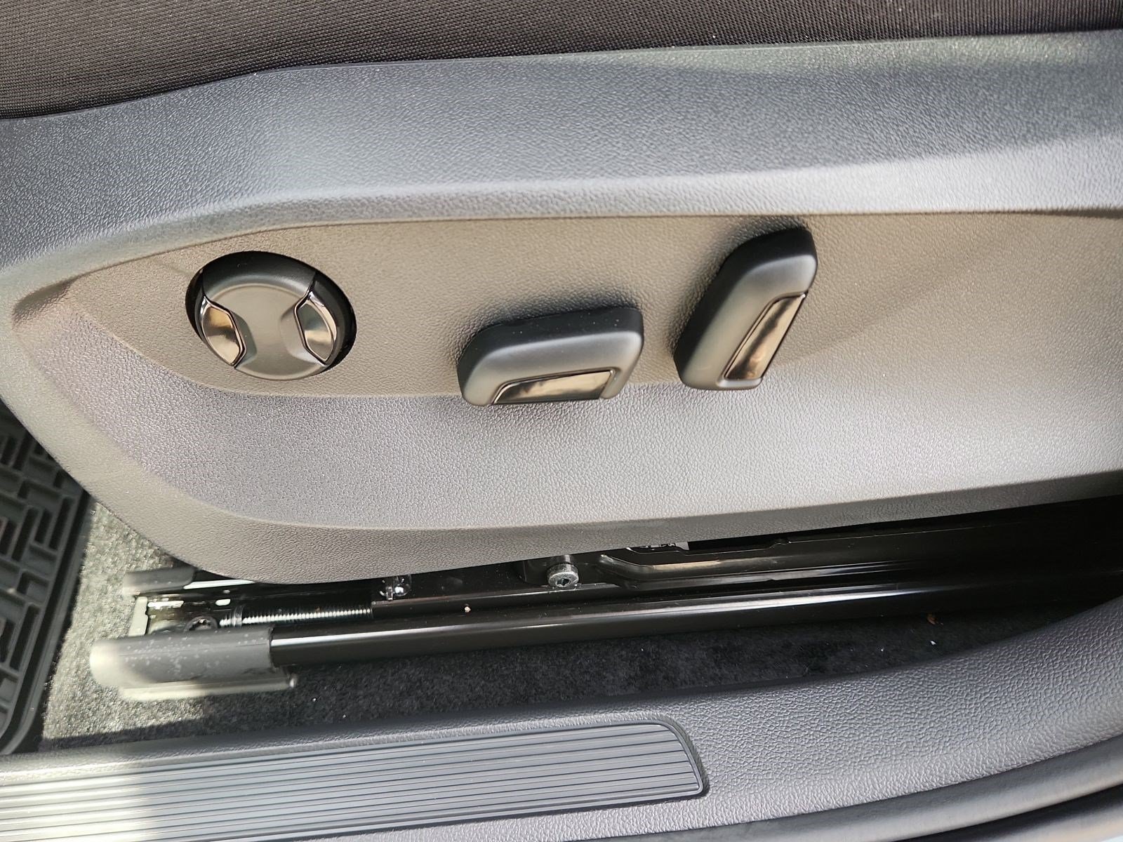 2026 Volkswagen Taos SE Black - Photo 9
